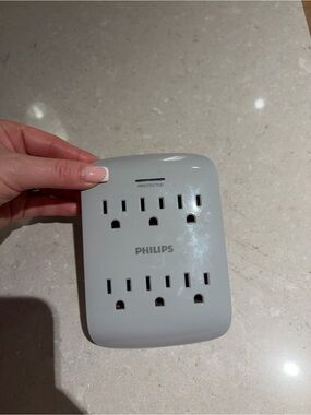 Philips White 6 Outlet Compact Power Strip